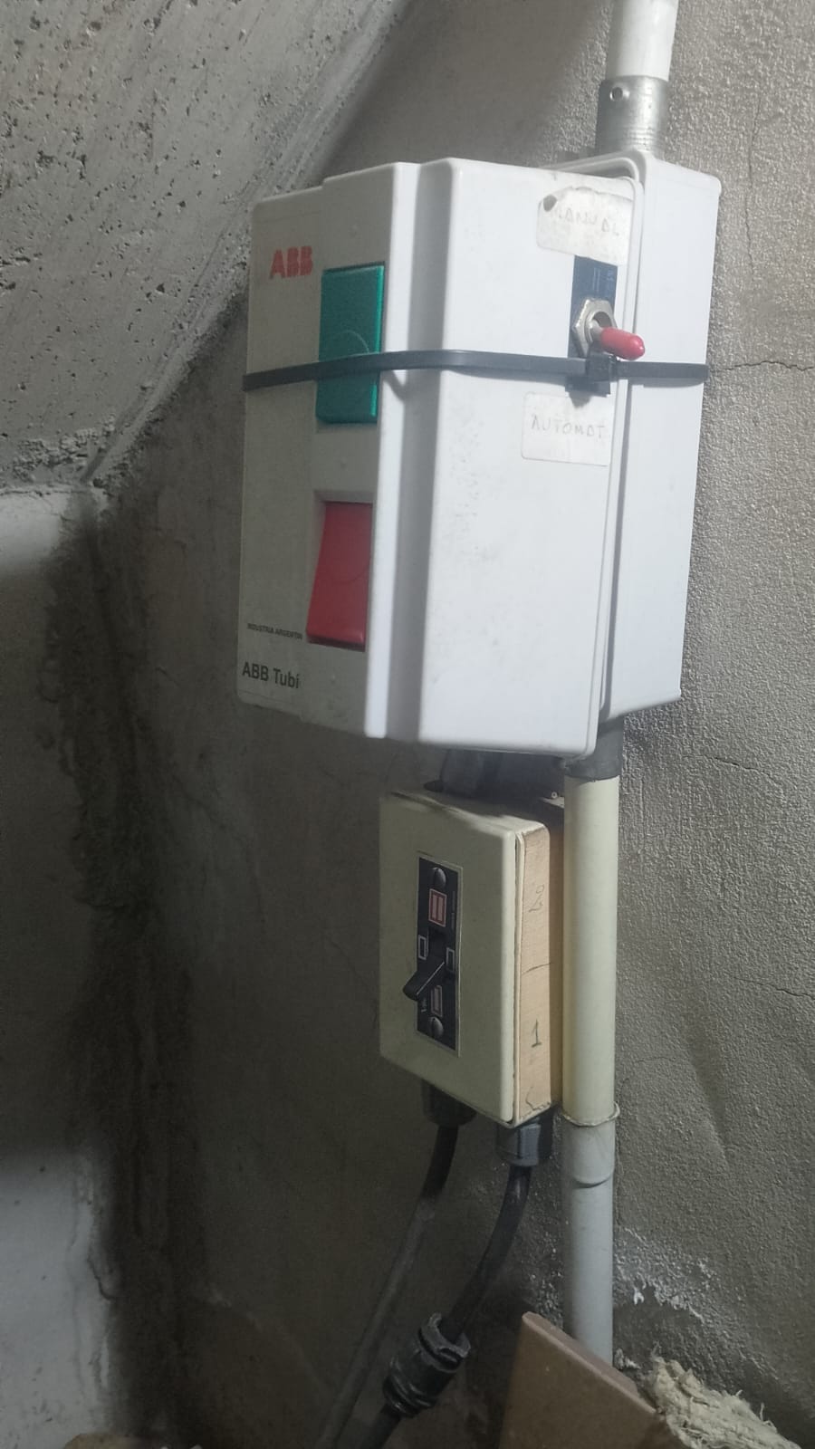 Relevamiento real de comando eléctrico en un edificio